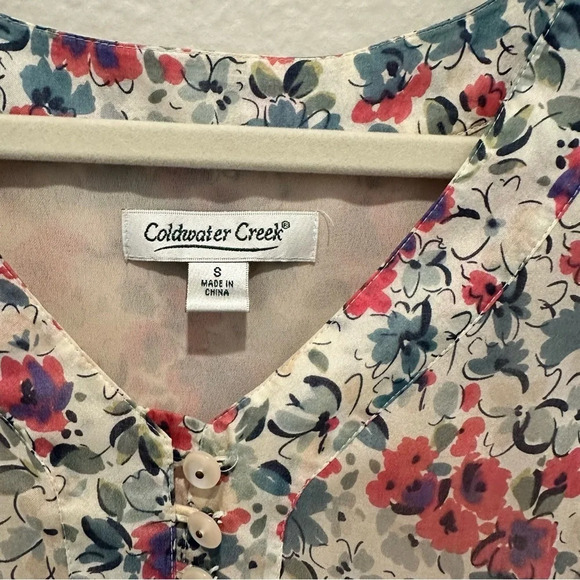 Coldwater creek floral silk short sleeve button detail blouse small - Picture 4 of 8